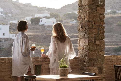  Mr & Mrs White Mykonos in Platis Gialos