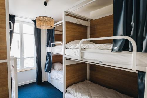 Les Chouettes Hostel Room Type - Bed in 6-Bed Mixed Dormitory Room