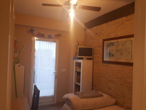 Room in Guest room - Quiet Single Room in Valencia, with Large Terrace for pets chambre d'hôte Valencia