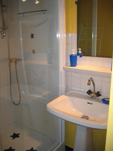 Baño, Grand gite à la montagne Lescun 64, Vallée d'Aspe ,loué du samedi au samedi (Grand gite a la montagne Lescun 64, Vallee d'Aspe ,loue du samedi au samedi) in Lourdes City Center