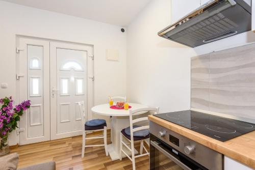 Bếp, Apartment Đego near Ploce, riverfront, parking in Dubrovnik