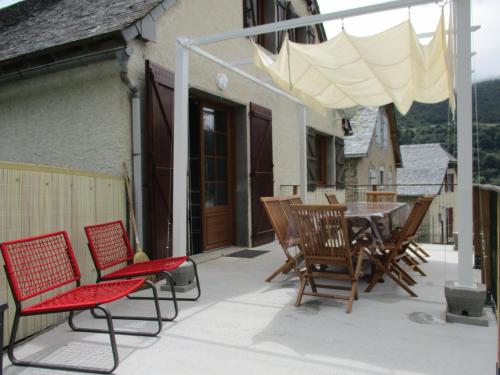 Instalaciones, Grand gite à la montagne Lescun 64, Vallée d'Aspe ,loué du samedi au samedi (Grand gite a la montagne Lescun 64, Vallee d'Aspe ,loue du samedi au samedi) in Lourdes City Center