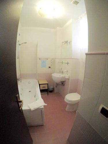 Blue Suite Vatican Guesthouse - image 11