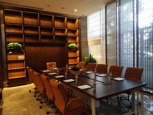 홀리데이 인 쿤산 바이 IHG - 회의실/연회장