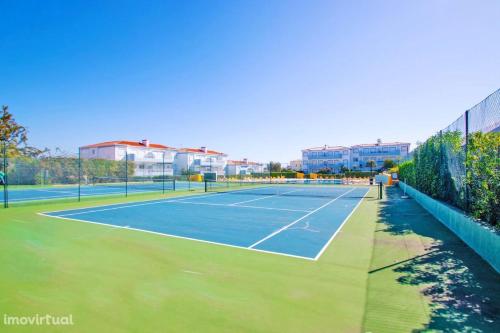 สนามเทนนิส, Apt 2 Quartos, Piscina, AC, Campo de Ténis, Prestige For Home (Apt 2 Quartos, Piscina, AC, Campo de Tenis, Prestige For Home) in วาเล ดา อาร์รันกาดา