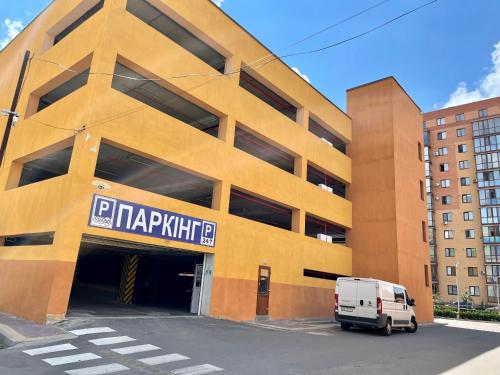 Green apartments on Kotsyubinsky Avenue - image 9