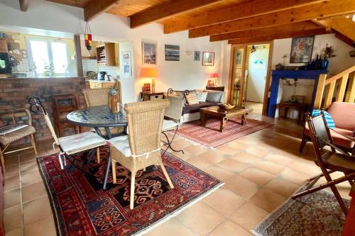 Gîte LES BRAVIGOU, 2-3 pers, plage 1km,TREGUNC, FINISTERE SUD gîte à louer Trébérouant