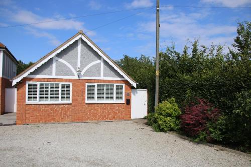 Beautiful, 2 Bedroom Cottage