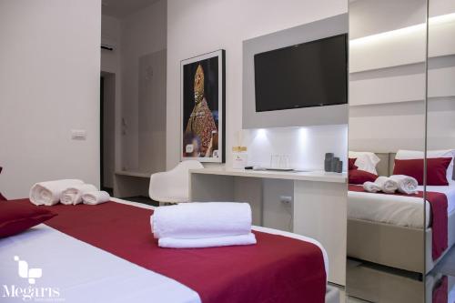 Megaris Luxury Suite Rooms 3