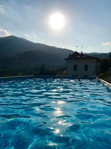 Villa Oleandra nearby Argegno with privet Garden & Pool
