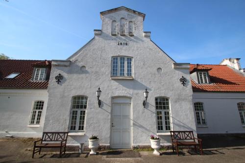 Sophiendal Manor - main image