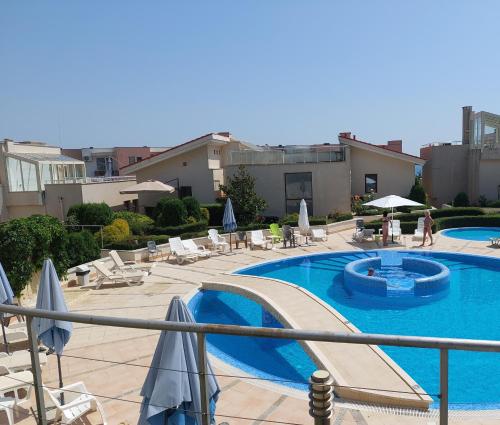 泳池, Fantastic Sea View Sun village Byala in 比亞拉