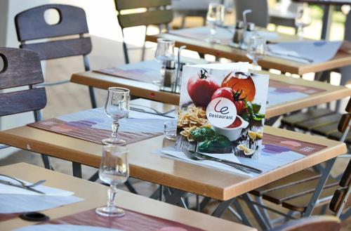 カンパニール リヨン シュッド フェザン