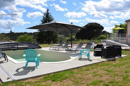 Villa de charme avec piscine couverte et 3000m2 gîte à louer Vernon