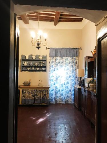 кухня, Suite Romantica con Giardino in Dimora Storica - Camera e Appartamento - B&B Palazzo Robicci in Кастільон Флорентіно