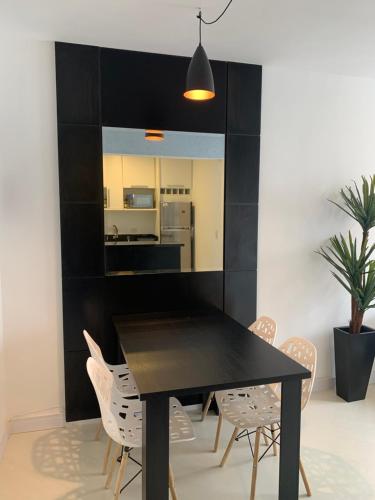 設施, 1103- Apartamento Encantador, amplo e decorado, mobiliario moderno, cozinha completa com utensilios  in 庫里奇巴郊區