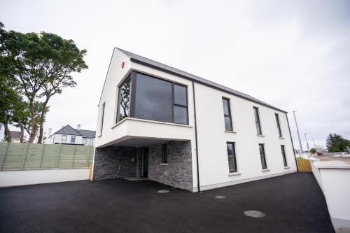 Exterior view of Sea Breeze