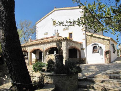  10 bedrooms villa with private pool jacuzzi and enclosed garden at Querol in Querol