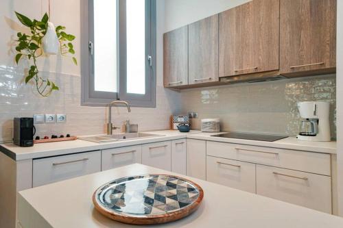 Discover Athens from an Upscale flat in Koukaki!