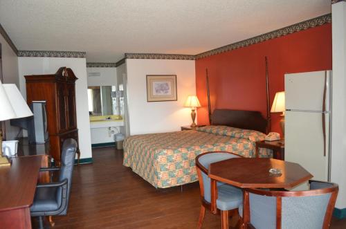 Granbury Inn and Suites - Accommodation - Granbury