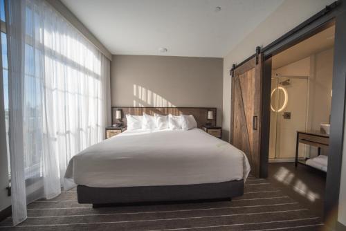312872964 Hotel Windrow Downtown Ellensburg
