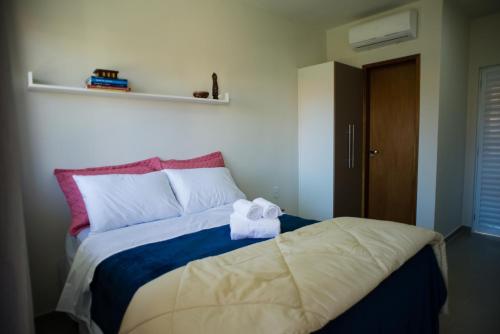 1 double bed, 1 twin bed