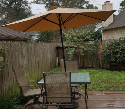 Cozy 2 Bed/2 Bath - Traveler Friendly in Gated Community!