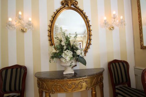 Sauntehus Castle Hotel - image 3