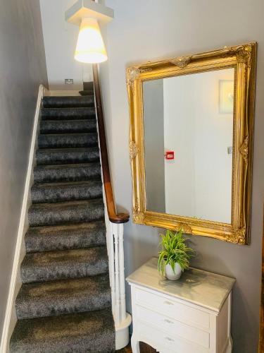 Minster Hub - 2 Min Walk 2 Minster! near Gardens Lodge Múzeum