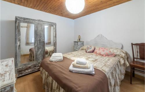 Awesome home in San Pedro de Ceque with WiFi and 5 Bedrooms
