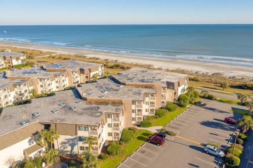 Oceanview pools hot tubs kiddie pools exercise trail on ocean near downtown Myrtle Beach - image 12