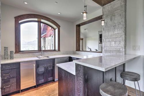 Luxurious Ski-In and Ski-Out Telluride Penthouse! - main image