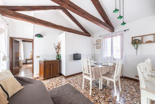 Colombina-Like at home- Air conditioned-3 bedrooms-fully equipped, Venice