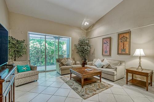 Emerald Palm - main image