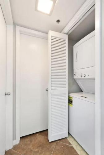Back Bay Condo 1106 in Caswell