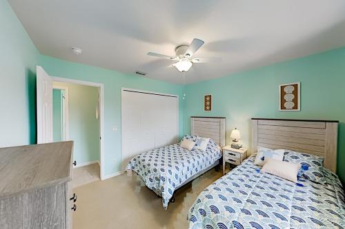 Private Getaway - Screened Lanai with Heated Pool home - image 4