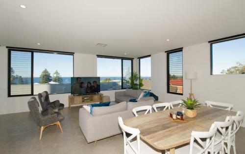 Shellharbour Seaview Luxury Escape