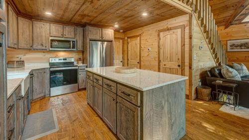 Sasquatch Chalet in Blue Ridge, USA