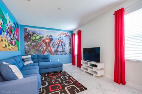 6 Bed 6 Bath Themed Bedrooms Gameroom Spa villa - image 3