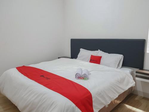 RedDoorz near Istana Plaza 3, Bandung
