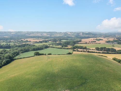 Hilltop House - image 7