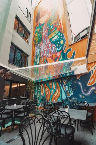 Project 3 Urban Chic Hotel - image 14
