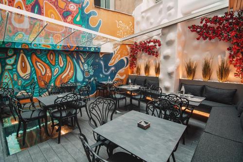 Project 3 Urban Chic Hotel - image 4