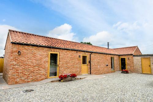 Brecks Farm - The Tractor Shed