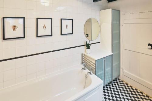 Host & Stay - Mast Cottage
