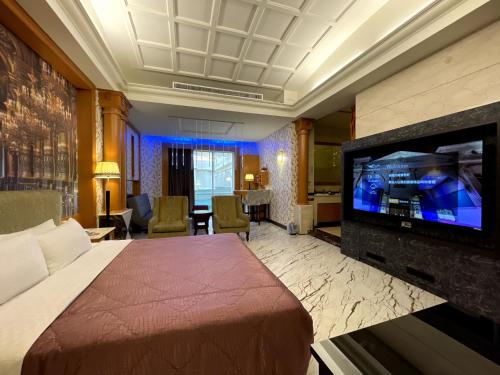 room detail thumbnail 1