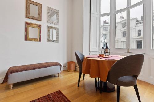 JOIVY Elegant flat in Bayswater, West London, Лондон (фото 9)