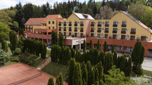 . Hotel Narád