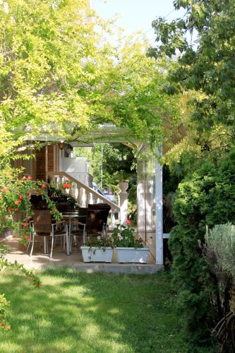 puutarha, Hotel Platon in Lykovrysi