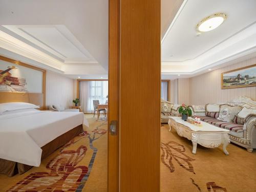 YAYUR Hotel Zhengzhou Guancheng District Zhongyuan Futa near Zhongyuan Tower